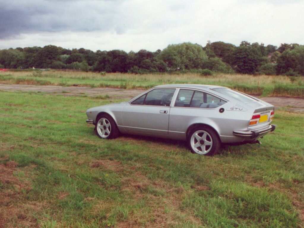 Alfa Romeo GTV - this make take a little while to download