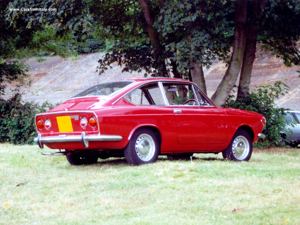 Fiat 850 Coupe - this make take a little while to download