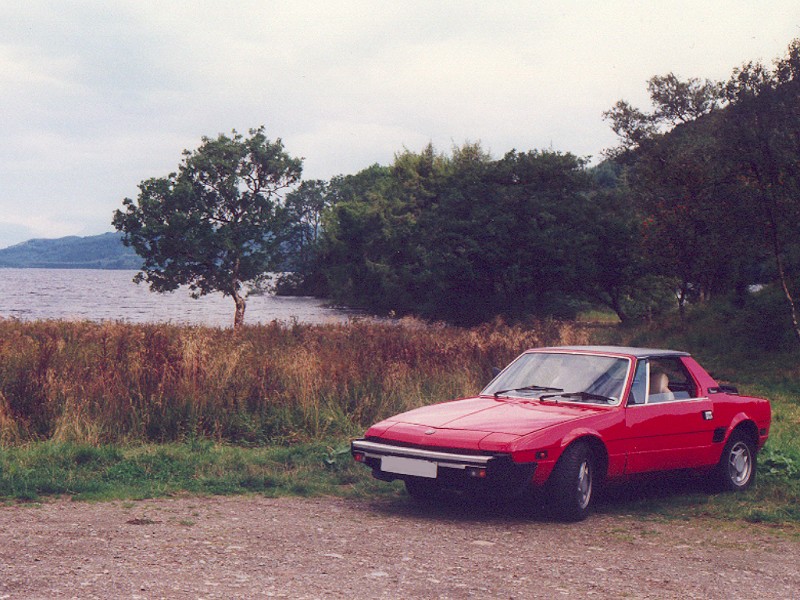 Fiat X1/9 - this make take a little while to download
